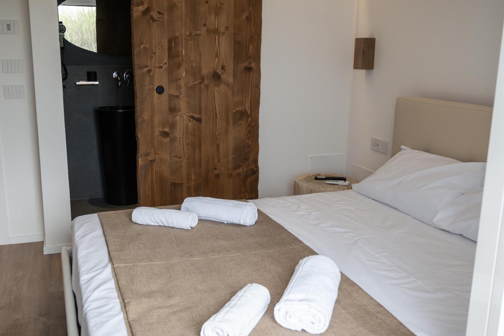 סקוליטי Bellavista Kamarina Resort מראה חיצוני תמונה